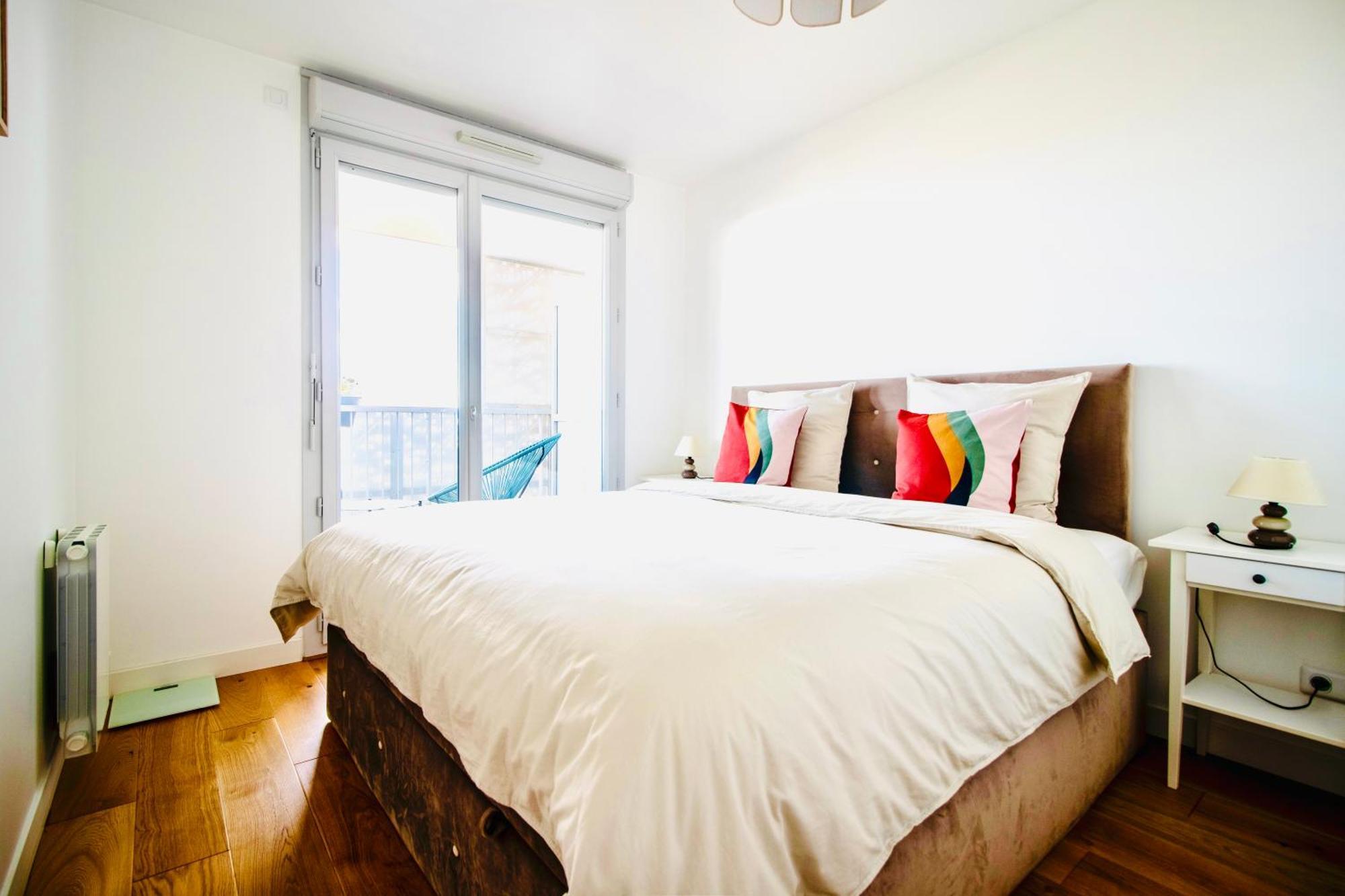 Luxury 2 Rooms Apartment With Balcony ピュトー エクステリア 写真