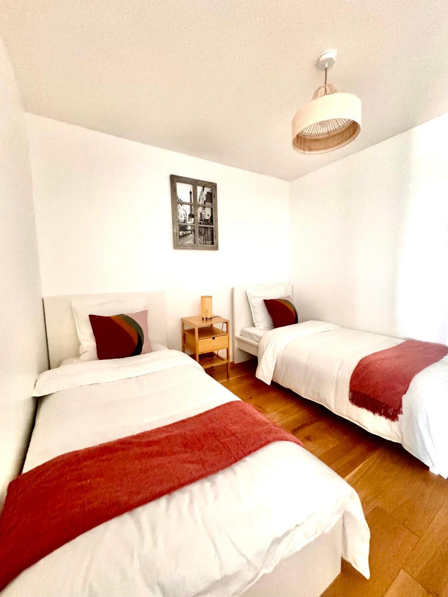 Luxury 2 Rooms Apartment With Balcony ピュトー エクステリア 写真