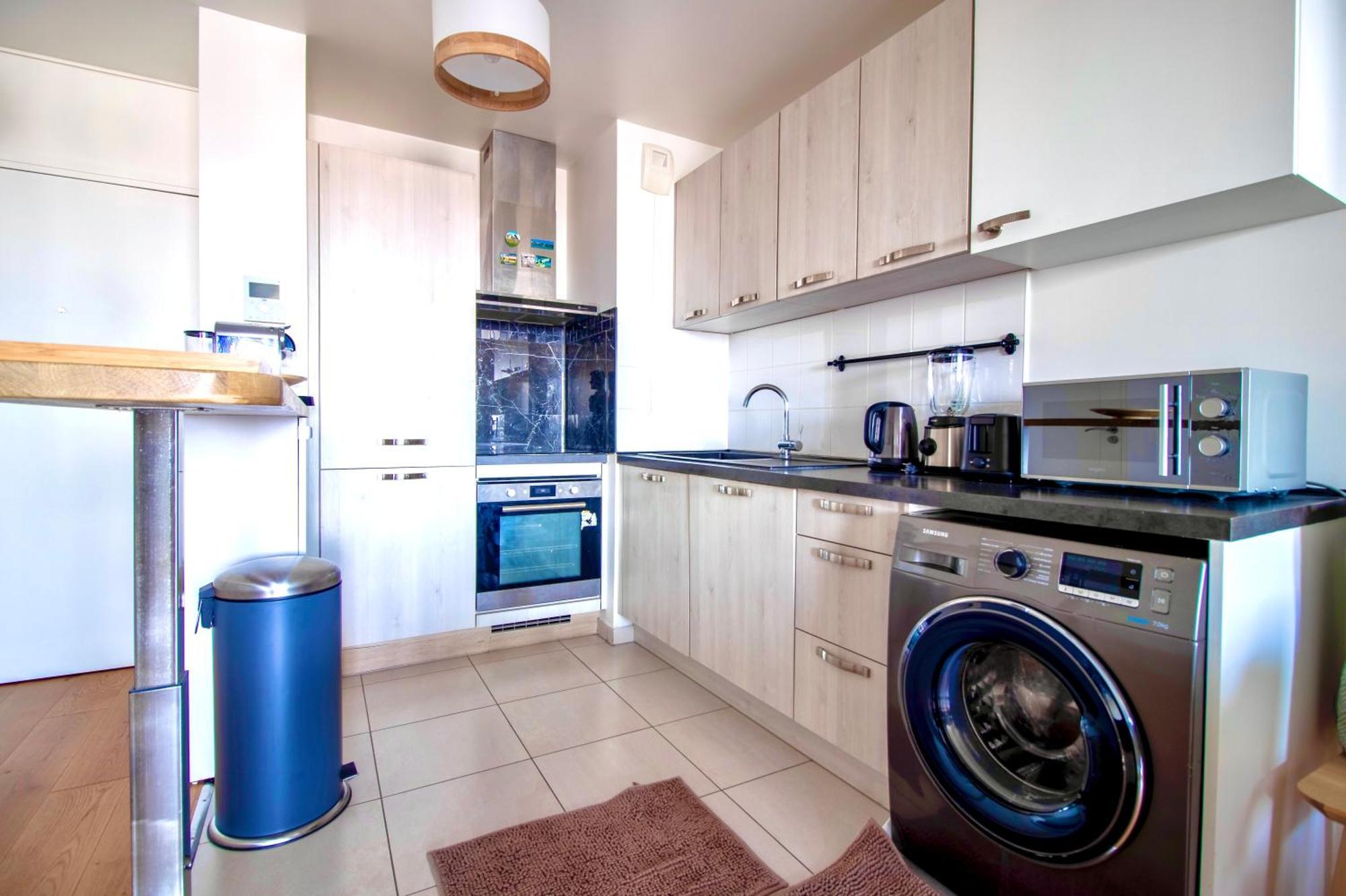 Luxury 2 Rooms Apartment With Balcony ピュトー エクステリア 写真