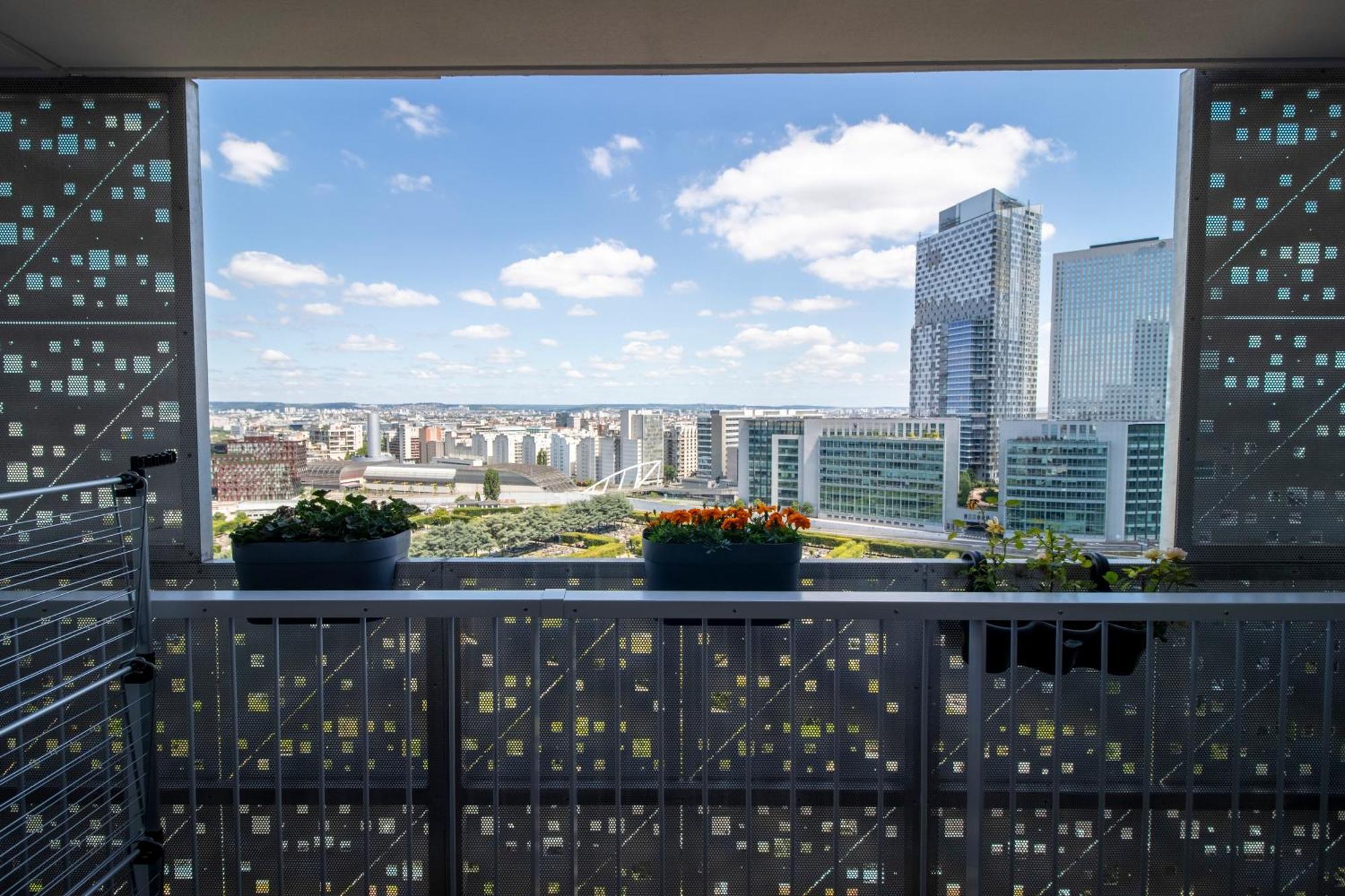 Luxury 2 Rooms Apartment With Balcony ピュトー エクステリア 写真